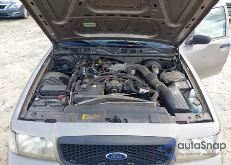 2011 Ford Crown Victoria Police Interceptor из США, поврежденный, VIN 2FABP7BV3BX148871